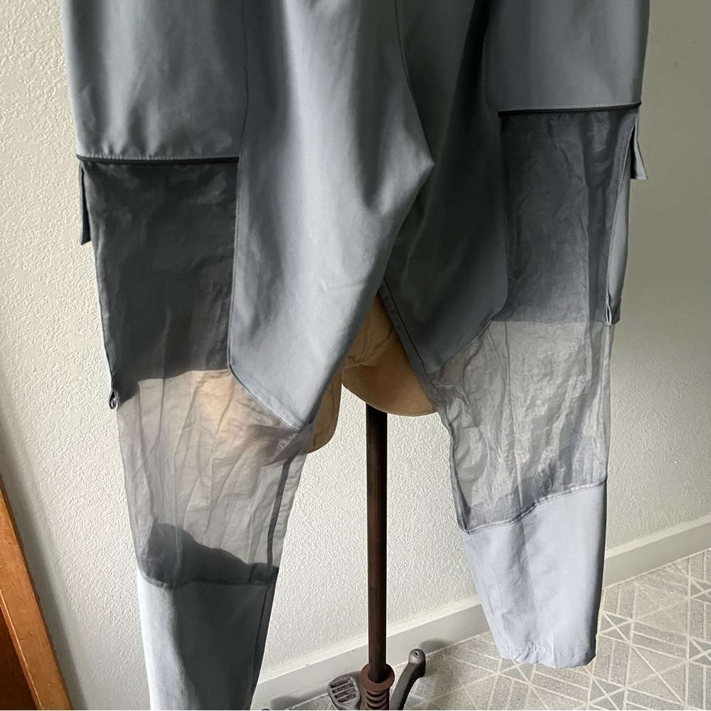 REEBOK sz S Wonder Women Gray Woven Track Pants Sheer Panels Reflective Piping - Picture 6 of 9